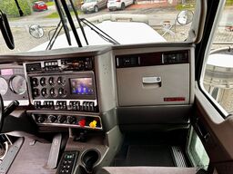 KENWORTH W900