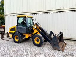 JCB 406 / 2019 BJ / 2.090 H / Klappschaufel + Gabel