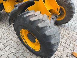 JCB 406 / 2019 BJ / 2.090 H / Klappschaufel + Gabel