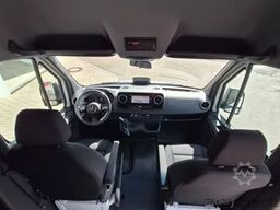 MERCEDES-BENZ 8 Sprinter Lord Light 22 Sitzer Vorlauffahrzeug
