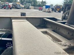 Fruehauf STEEL CHASSIS,  DUMPER!   Full spring!  TOP con...