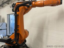 KUKA KR60L45-3 mit Linearachse KL1000