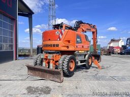 Liebherr A 918 Compact