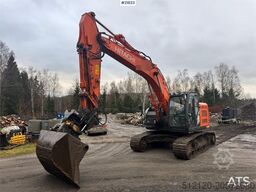 Hitachi ZX225USRLC-6 crawler excavator with Rototilt, 2 bu