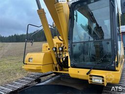 Komatsu PC240LC-11E0 crawler excavator with Rototilt and g