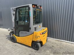Jungheinrich EFG320