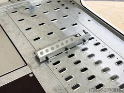 Brian James Trailer RACE SPORT 341-5521-35-2-12-W 550X210X196CM 3500KG GESCHLOSSENER AUTOTRAILER | WEISS