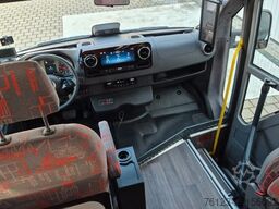MERCEDES-BENZ 30 Sitzer Schul- Transferbus 519 Vorlauffahrzeug