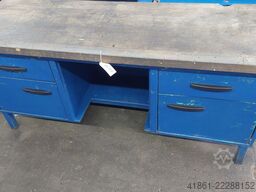 UNBEKANNT B 2000 x T 700