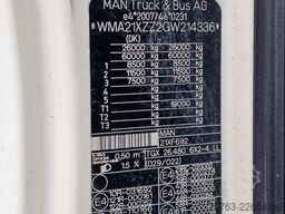 MAN TGX 26.480 6x2*4 - Menke 3 deck livestock 50.40...