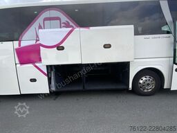 MAN R 10 Lions Coach C