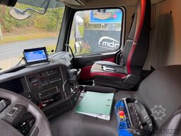 VOLVO FMX 460 6x4 liftachse Abrollkipper KRAN 13m FUNK