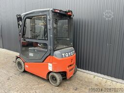 Toyota 8FBMT25