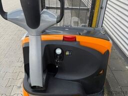 Still ECV14 IC   Initialhub