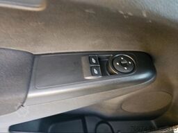 FORD Transit Courier AHK PDC Klima Bluetooth Navi