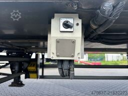 SCHMITZ CARGOBULL SCB 2 / Carrier ICELAND / Elektro / 3 x Kammer