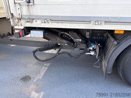 MERCEDES-BENZ Actros 5 mit Schwenwandkoffer und Ladebordwand