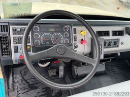 FREIGHTLINER FL70 4x2 elek verschiebbare Sattelkupplung *TOP*