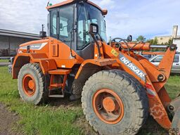 Doosan DL200