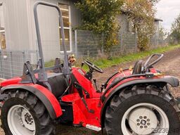 CARRARO SRX 8400 ohne Kabine mit Frontlader 847 Std.