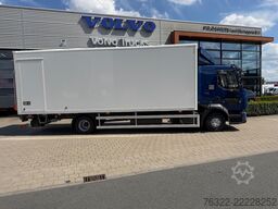 Renault D 12 LOW P4X2  210E6 / PLYWOOD GESLOTEN LAADBAK...