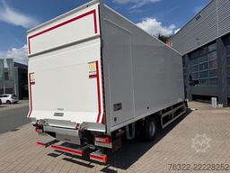 Renault D 12 LOW P4X2  210E6 / PLYWOOD GESLOTEN LAADBAK...