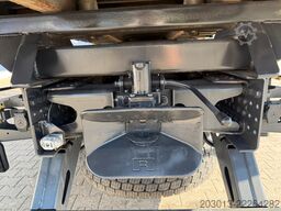MERCEDES-BENZ Actros 2651 6x4 Koffer mit Bohranalge Zubehör