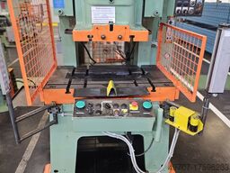 AMADA TP 80C-X2 80ton