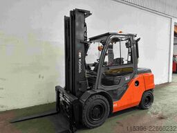 Toyota 40-8FD50N - TRIPLEX 5,5 m