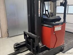 Carretilla retráctil Linde R16HD