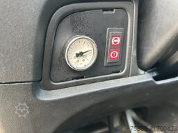 Iveco Daily 40C17 3.0 Hi Matic / BE Trekker / 296 dkm...