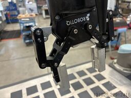 Universal Robots UR5 with G-loader