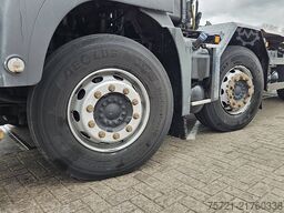 M.A.N. 41.360 TGS 8X4