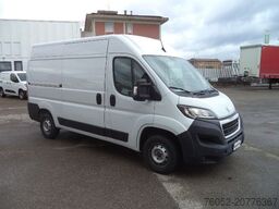 Peugeot Boxer 335