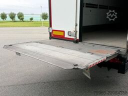 SCHMITZ CARGOBULL SCB*S3B THERMO KING SLXe 300 DHOLLANDIA TAIL LIF
