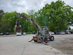  Craiova IH Radbagger ( Romania ) mit 2 Schalengr