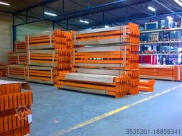 TOTAL-REGAL 3 x 5,7 m lang, 3,5 m hoch McPalettenregal, 9 Rahmen, 36 Traversen