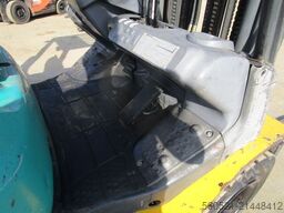 Komatsu FD25T - Triplex-Freihub 4,70m + Seitenschieber