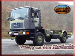 MAN 16.222 FA 4x4 Army mit Seilwinde, Container