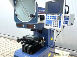 Mitutoyo Messprojektor PJ-A3000 & QM-Data 200