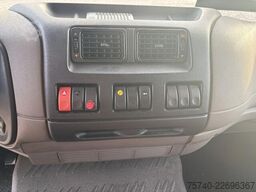 DAF LF 45.180 + euro 5 + 12ton + 5.58m box + lift