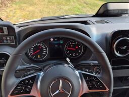 MERCEDES-BENZ 519  Allrad 4 x 4 Lagerfahrzeug Stock 20 Sitzer