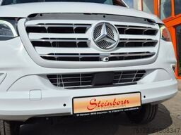 MERCEDES-BENZ 519  Allrad 4 x 4 Lagerfahrzeug Stock 20 Sitzer