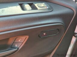 MERCEDES-BENZ 519  Allrad 4 x 4 Lagerfahrzeug Stock 20 Sitzer