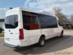 MERCEDES-BENZ 519  Allrad 4 x 4 Lagerfahrzeug Stock 20 Sitzer