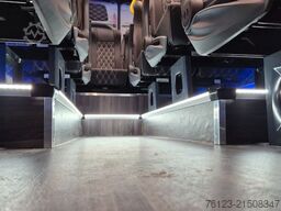 MERCEDES-BENZ 519  Allrad 4 x 4 Lagerfahrzeug Stock 20 Sitzer