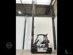 Nissan UGD 02 A 30 PQ