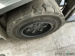 Nissan UGD 02 A 30 PQ