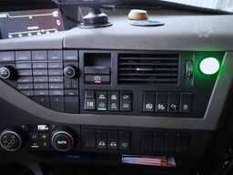 Volvo FH12 With Cormach 135t/m Crane Volvo FH12 10x4 Wit