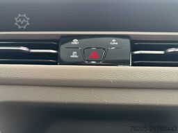 VW T7 Multivan 2.0 TSI Life ACC AUT Fernlichtass.